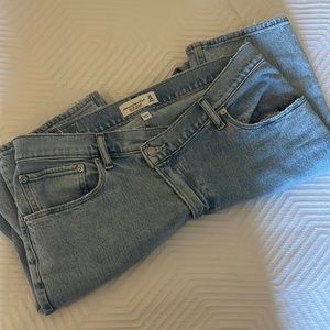 Abercrombie & Fitch Criss Cross Curve Love 90s Straight Ultra High Rise